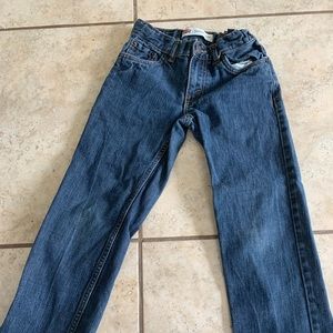 Boys size 8 levi jeans.  In good condition.